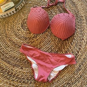34DDD crochet bikini with Medium bottoms